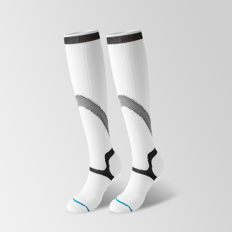 Helle Outdoor-Kompressionssocken für den Radsport aus Jacquard