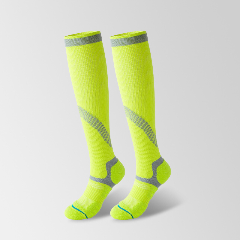 Helle Outdoor-Kompressionssocken für den Radsport aus Jacquard