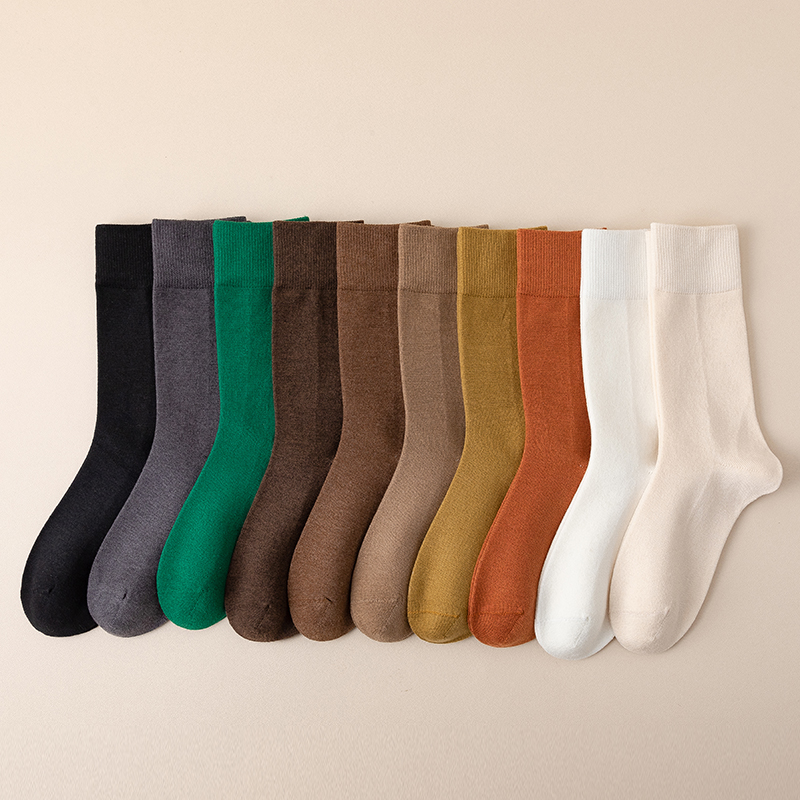 Einfarbige Damensocken bis zur Mitte der Wade