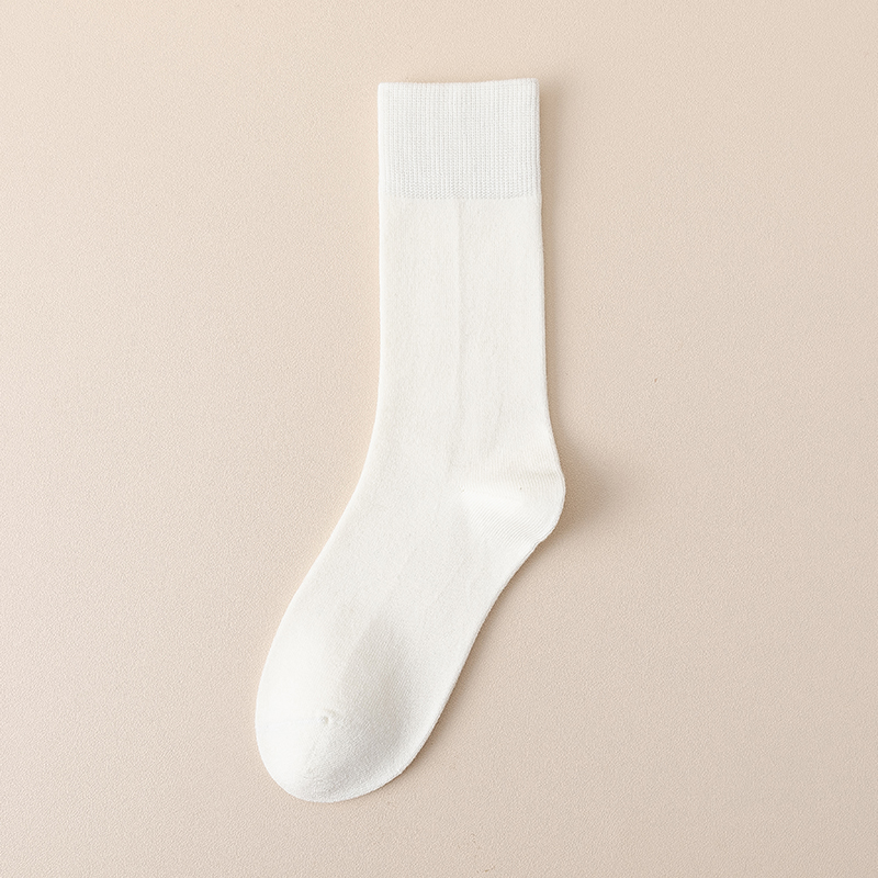 Einfarbige Damensocken bis zur Mitte der Wade