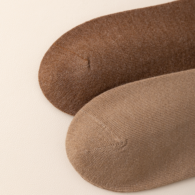 Einfarbige Damensocken bis zur Mitte der Wade