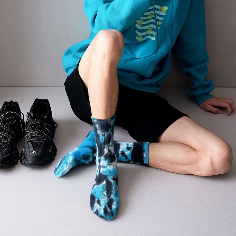 Batik-Sportsocken aus Baumwolle bis zur Mitte der Wade