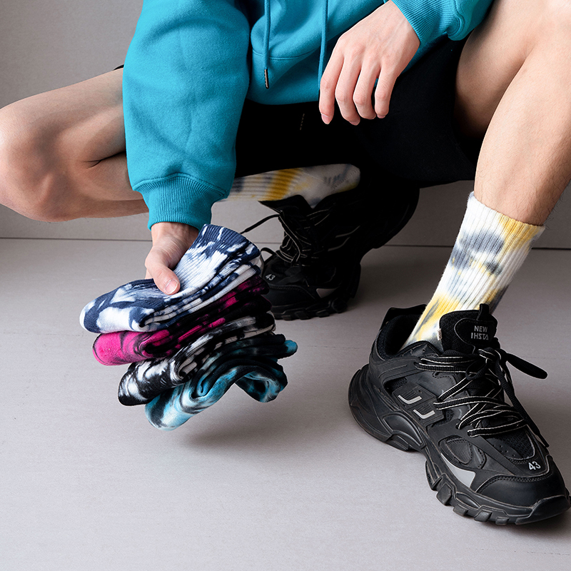 Batik-Sportsocken aus Baumwolle bis zur Mitte der Wade