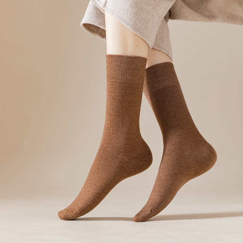 Einfarbige Damensocken bis zur Mitte der Wade