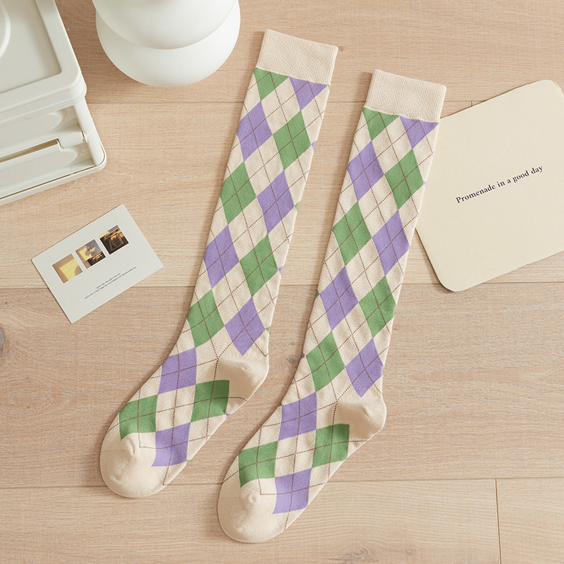 Damen-Overknee-Socken aus Baumwolle mit Rautenmuster