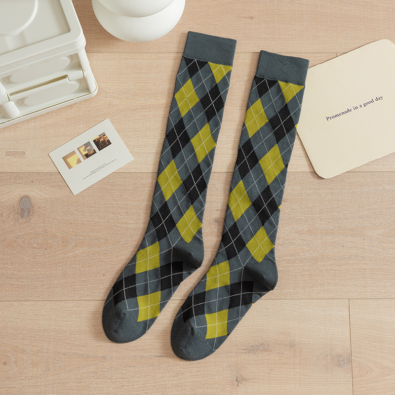 Damen-Overknee-Socken aus Baumwolle mit Rautenmuster