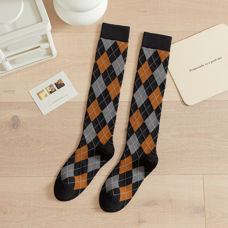 Damen-Overknee-Socken aus Baumwolle mit Rautenmuster