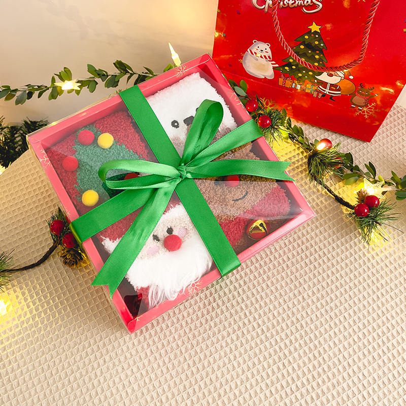 Geschenkbox für warme Weihnachtssocken aus halbem Samt