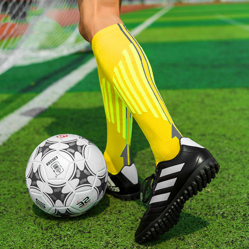 Atmungsaktive, schnell trocknende Fußballsocken