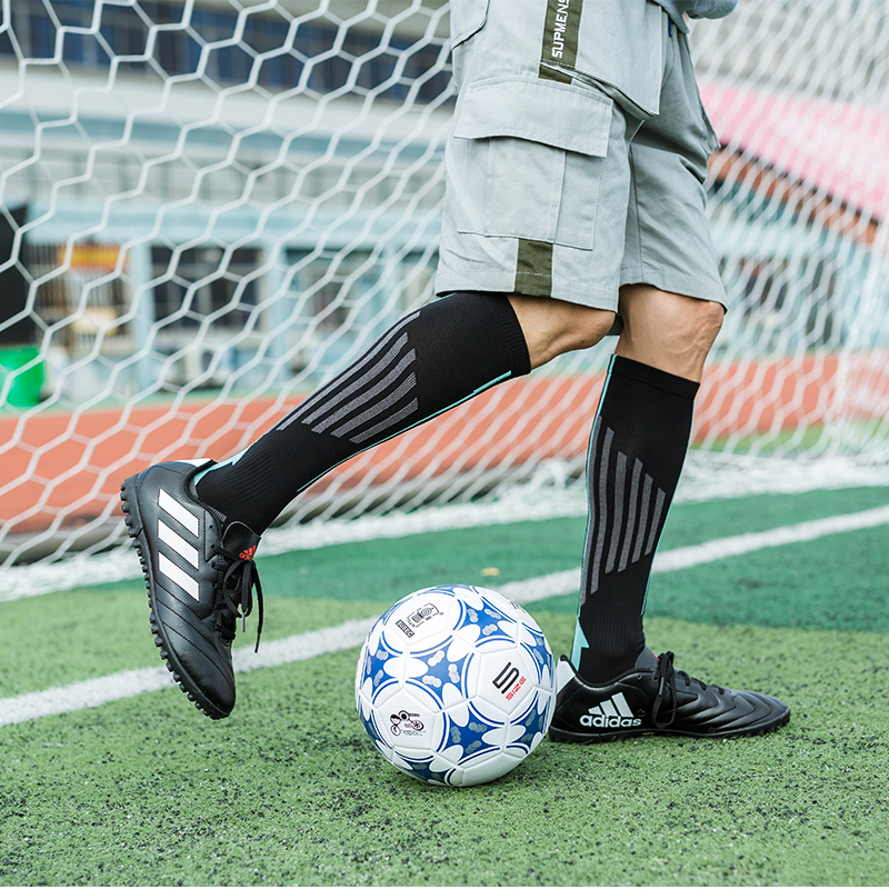 Atmungsaktive, schnell trocknende Fußballsocken